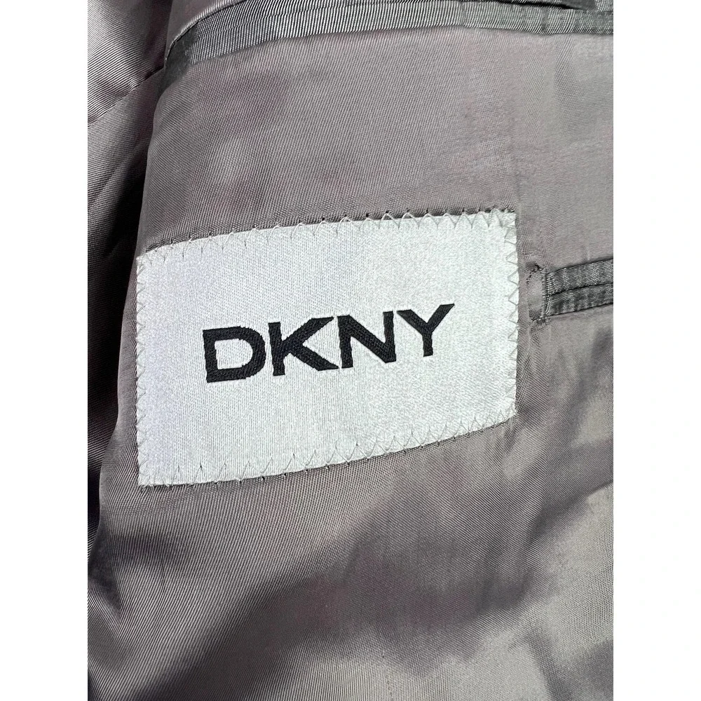 DKNY Blazer Mens 40R Gray Plaid 100% Wool Two‎ Button Suit Jacket Double Vent